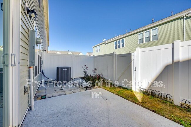 Building Photo - 524 Hunters Dance Road