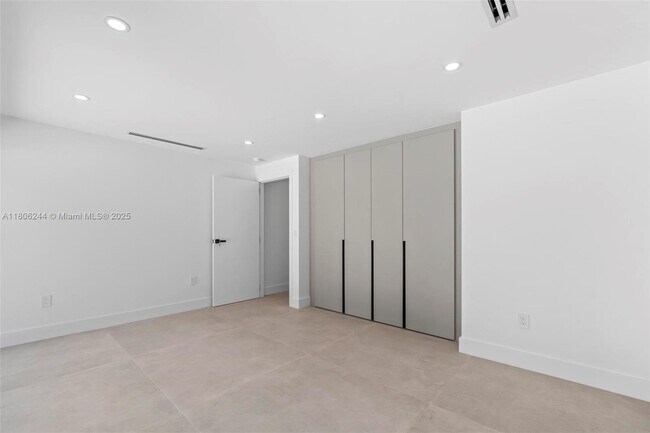 Building Photo - 7530 SW 134th St