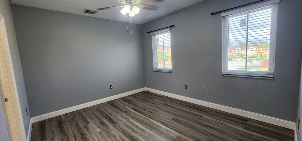 Building Photo - 640 SE 1st St