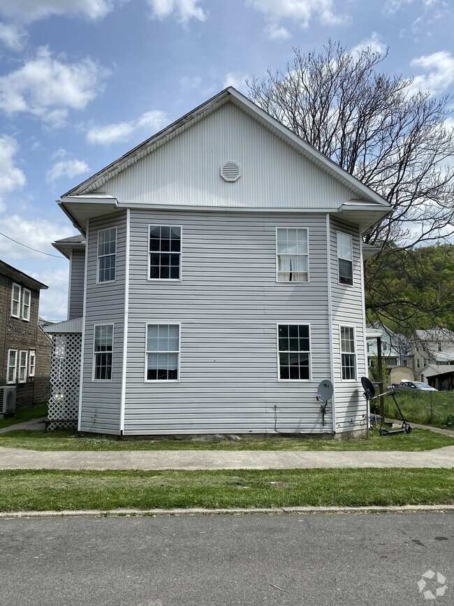 Building Photo - 171 Mozelle St