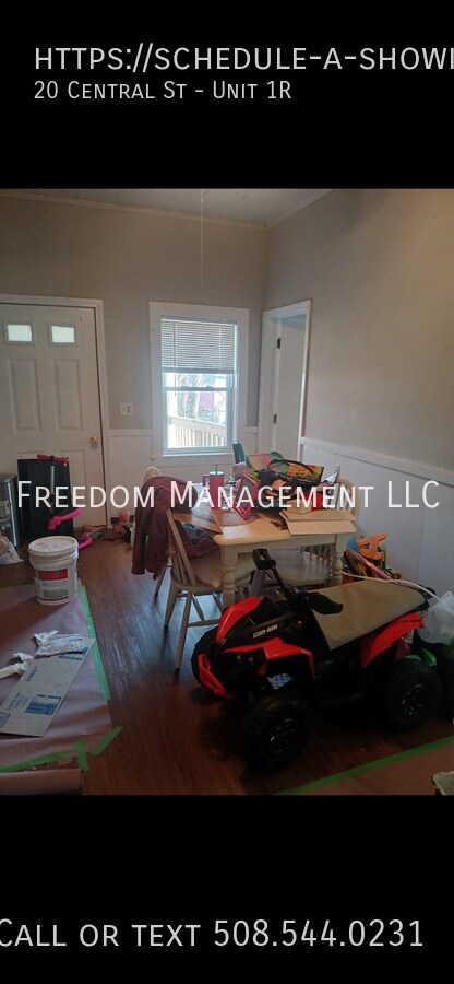 Building Photo - 20 Central St