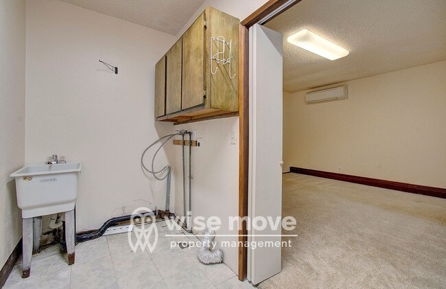 Building Photo - Mid-Mod on Missoula- Big Backyard!