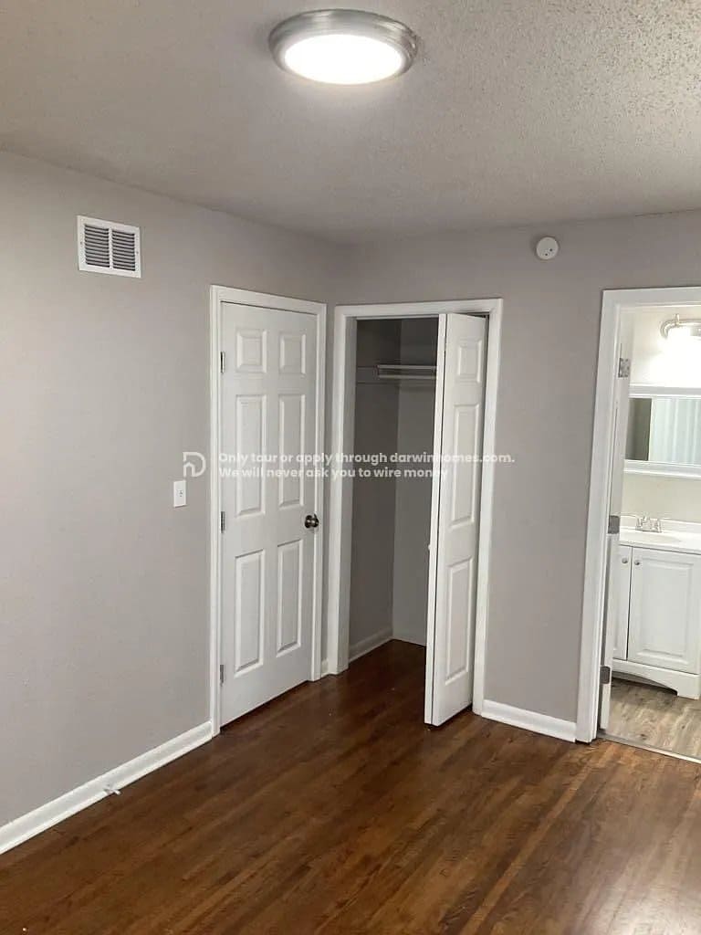 Building Photo - 4667 N Trenton Ave