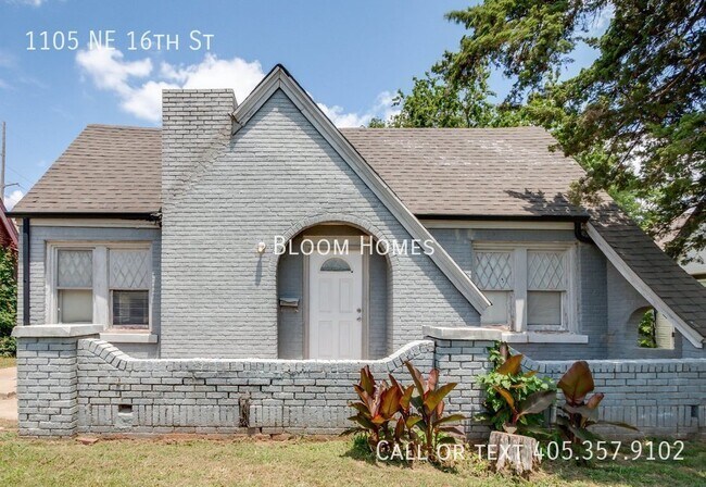 Building Photo - 1105 NE 16th St