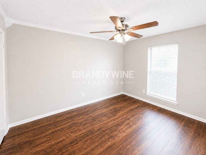 Building Photo - 3025 Jamestown Dr