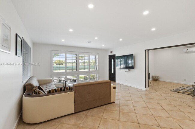 Building Photo - 1406 Polk St