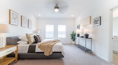 Building Photo - 9910 Kilkenny St