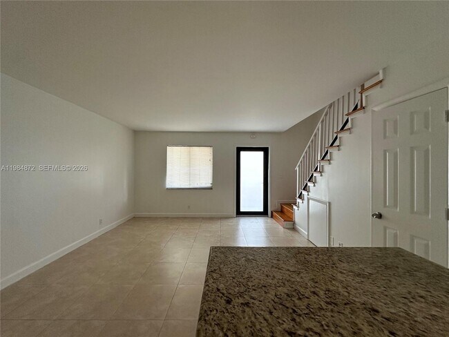 Building Photo - 2705 NE 9th Ave