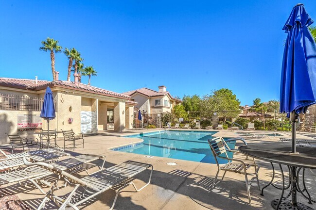 Building Photo - Condo on 2nd floor - Move-in Ready - 3 bed...