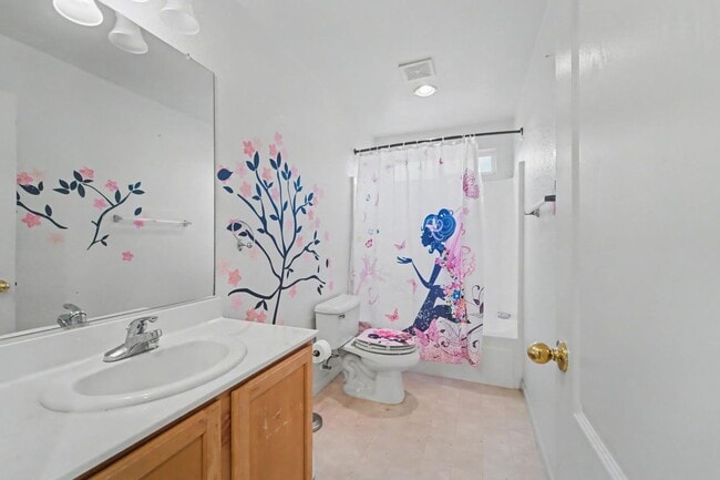 Building Photo - Spacious 3-Bedroom Home in Desirable Olivehurst Neighborhood