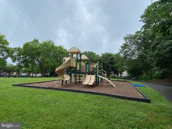 Building Photo - 13109 Millhaven Pl