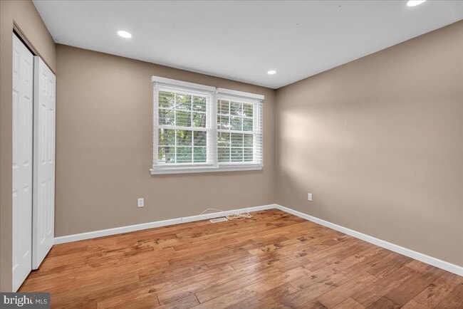Building Photo - 166 Stratton Ln