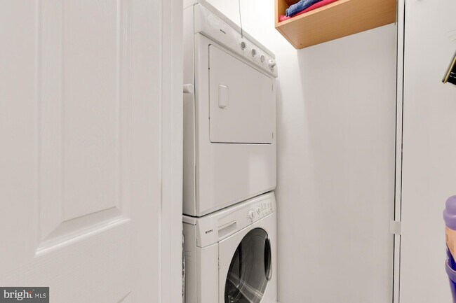 Building Photo - 2650 39th St NW