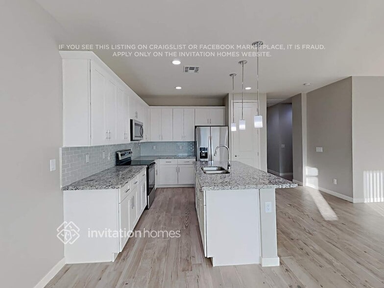 Building Photo - 7319 S 23rd Dr