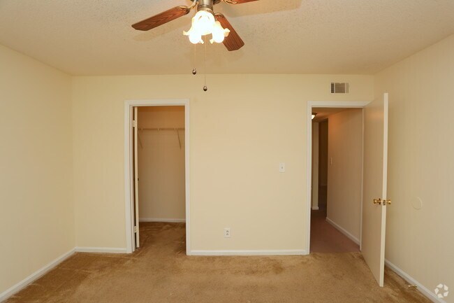 Interior Photo - Hidden Lakes