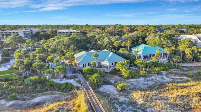 Building Photo - "Coastal Comfort Awaits: Spacious 2-Bed, 2-Bath Furnished Condo in Shipyard on Hilton Head Island!"