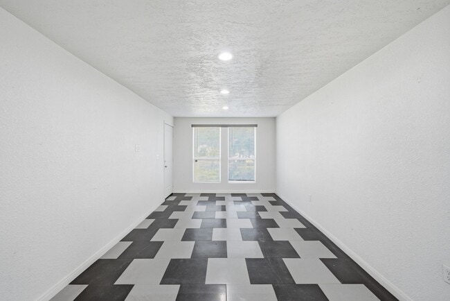 Building Photo - 1041 Dolly Wright St