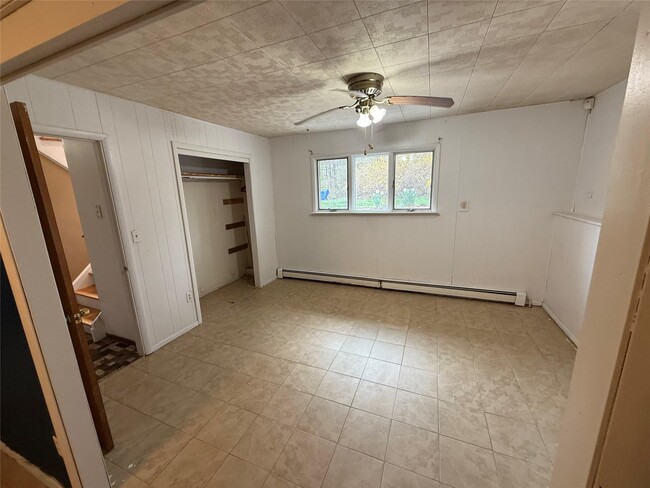 Building Photo - 5 Brook Ln