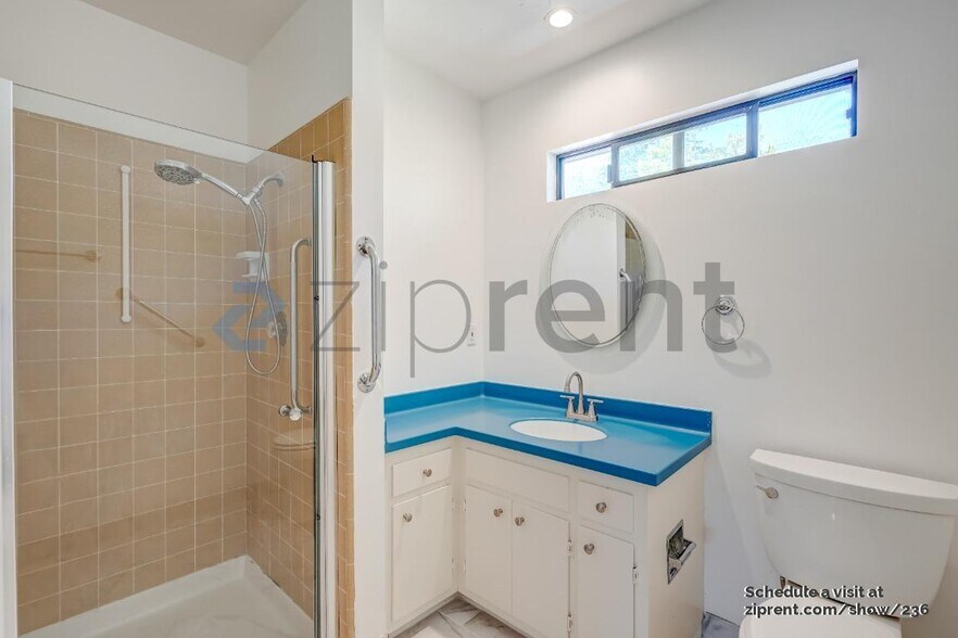 Building Photo - 8 Balra Dr