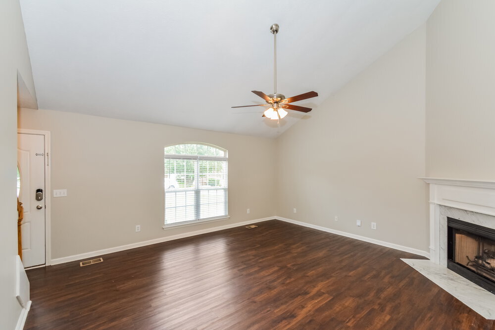 Building Photo - 128 Louann Ln