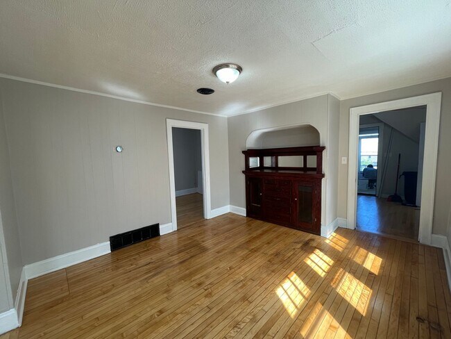 Building Photo - 2474-A N Fratney St
