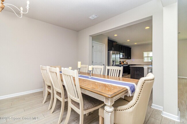 Building Photo - 779 Corbin Cir SW