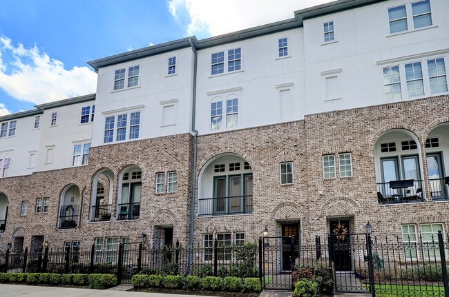 Building Photo - 1110 Thompson St