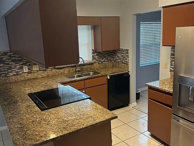Building Photo - For Rent: Orlando, FL 3 Bed + Office | 2 B...