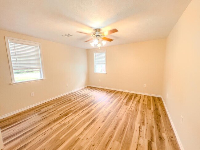 Building Photo - 476 Co Rd 118