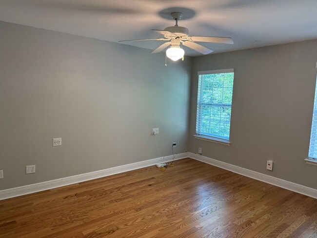Building Photo - East Tallahassee Townhome With Garage