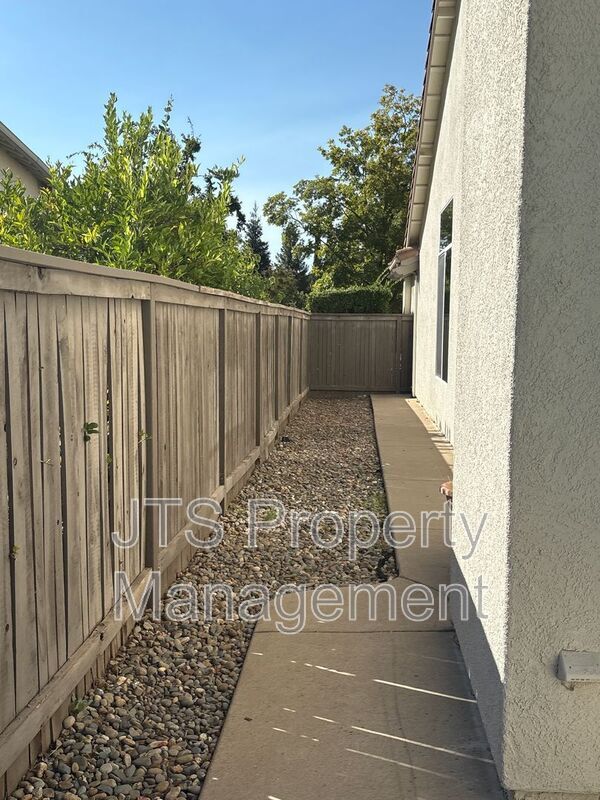 Building Photo - 2905 Peppergrass Way