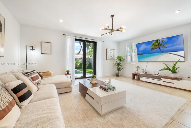 Building Photo - 3421 SW 13th Terrace