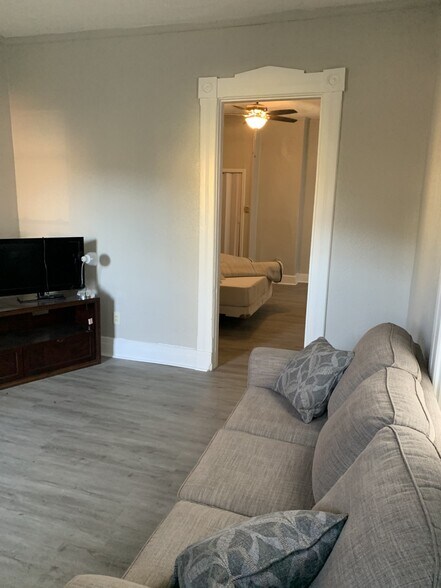 Building Photo - 84 Vine St