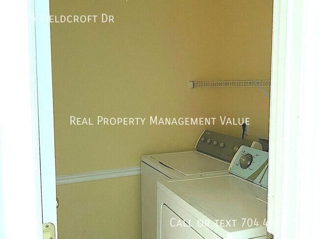 Building Photo - 8625 Fieldcroft Dr