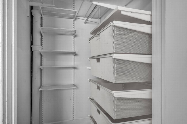 Building Photo - 204 S Guadalupe Ave