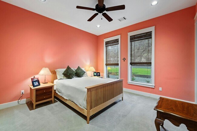Building Photo - Beautiful 4-Bed Home in Highland Park West...