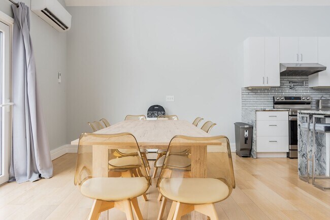 Building Photo - Luxury 5-Bedroom Retreat on 6.5 Acres — Furnished or Unfurnished — Flexible Lease