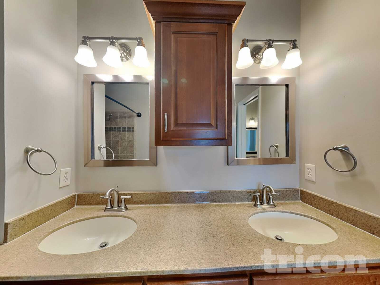 Building Photo - 1672 Woodsford Rd