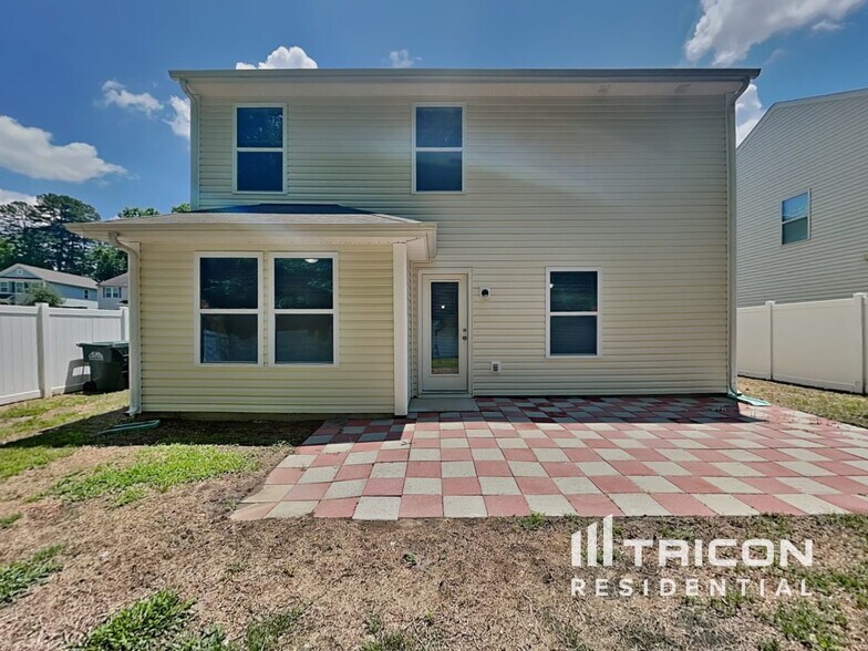 Building Photo - 835 Sherman St