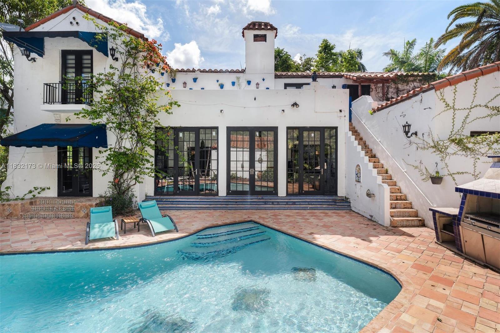 Building Photo - 1624 Granada Blvd