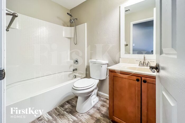 Building Photo - 128 Abelia Dr