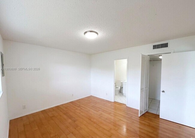 Building Photo - 7900 S Colony Cir