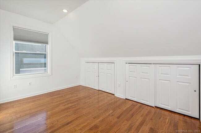 Building Photo - 66 Wilton Crest Rd