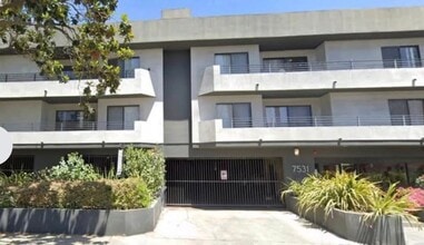 Building Photo - 7531 Hampton Ave