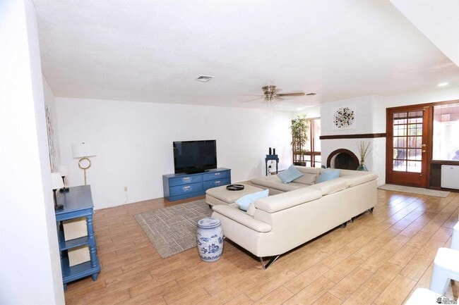 Building Photo - 3533 S Cholla Dr