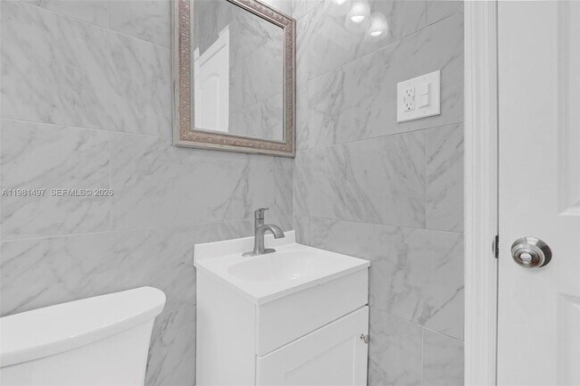 Building Photo - 369 Phippen Waiters Rd