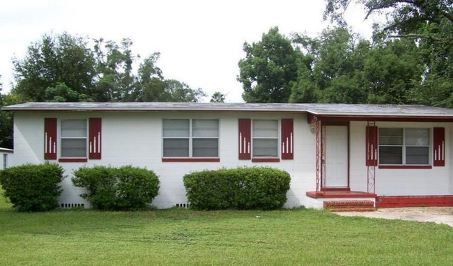 Primary Photo - Cute as a Button, House For Rent, JAX Heights