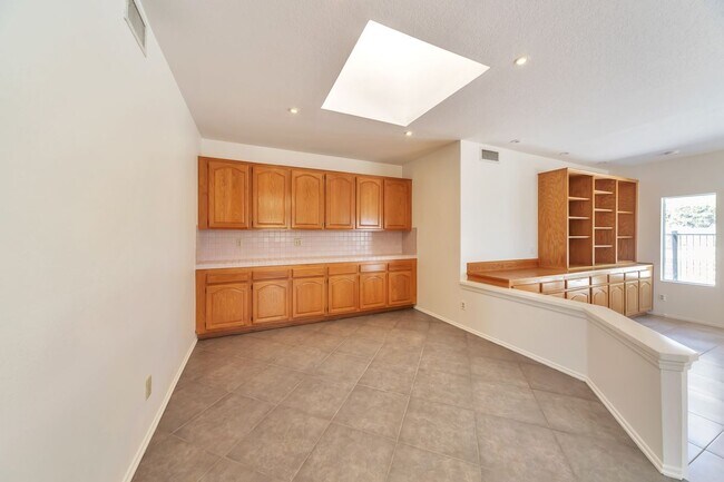 Building Photo - 3203 Montagne Way