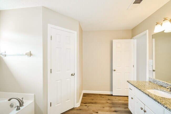 Building Photo - 9043 William Paul Dr