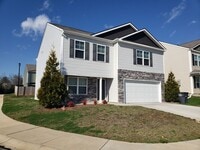 Building Photo - 3 Bedroom / 2.5 Bath Home Kingsport TN - Over 2100 Sq Foot!